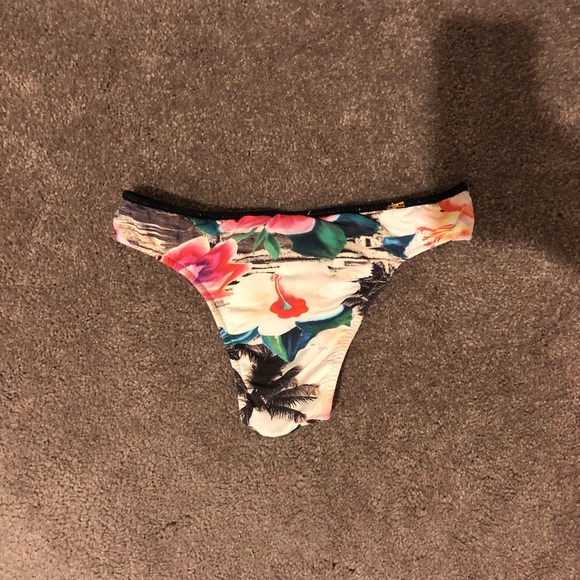 Salinas Colorful Bikini (Top and Bottom) - Picture 7 of 8